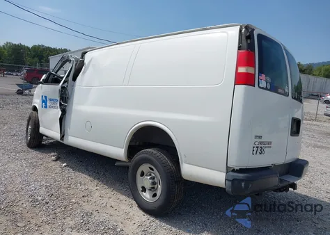 2011 Chevrolet Express 2500 Work Van z USA, uszkodzony, nr VIN 1GCWGFBA8B1137120